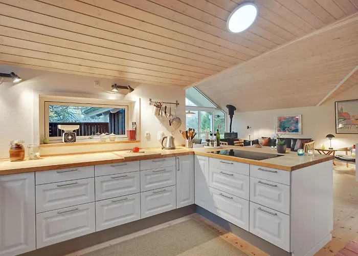 3 Bedroom Lovely In Feriehus